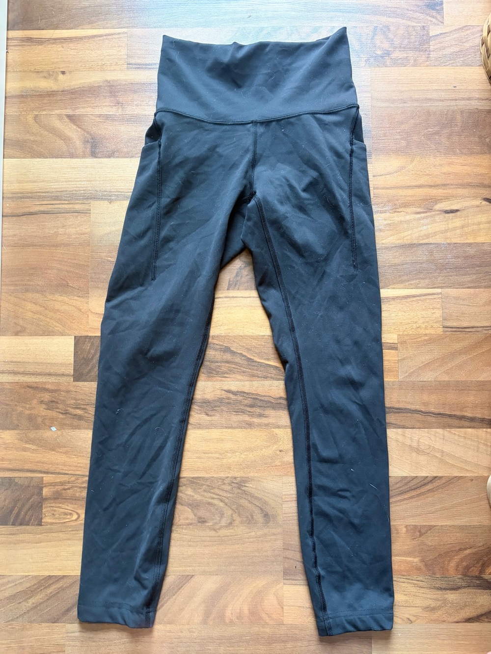 lululemon High-Waist Black Leggings with side pockets